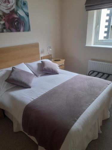 The Armada Bar And Restaurant Bed & Breakfast Armoy Eksteriør bilde